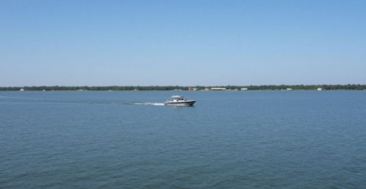 Boating on a large Texas lake